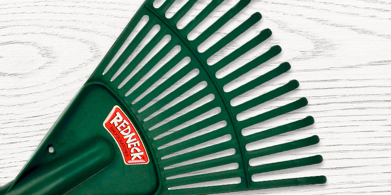 Review of Redneck Backscratcher Backscratcher FEATURES 15 TINES, which is like having 15 BACK