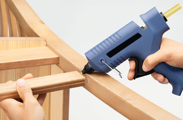 Best Glue Guns for Crafts and Fix-Ups  
