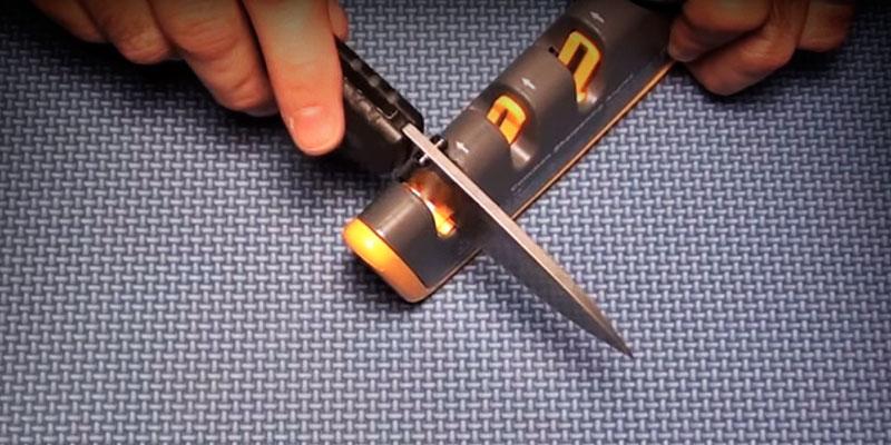 Smith's 50264 Adjustable Manual Knife Sharpener in the use - Bestadvisor