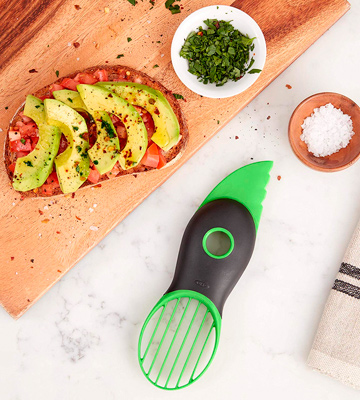 OXO Good Grips 3-in-1 Avocado Slicer - Bestadvisor