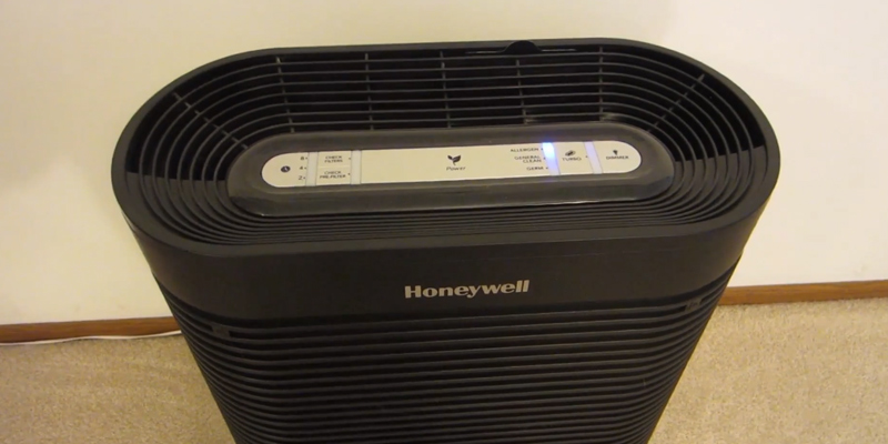 Honeywell HPA300 True HEPA Allergen Remover in the use - Bestadvisor