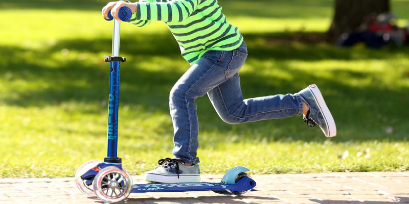 Review of Micro Kickboard Mini Deluxe 3-Wheeled Micro Scooter for Kids
