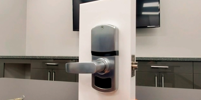 Prodigy SmartLock Cylindrical Lock Commercial Grade 4000 with Keyless Entry RFID in the use - Bestadvisor