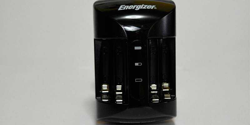 Energizer Pro Charger for AA and AAA in the use - Bestadvisor
