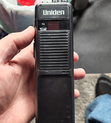 Review of Uniden PRO401HH Professional Series 40 Channel Handheld CB Radio