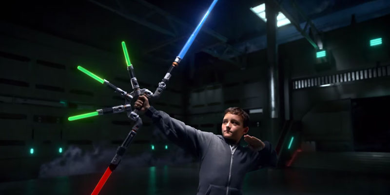 Star Wars Jedi Master Lightsaber in the use - Bestadvisor
