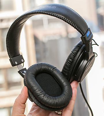 Sony MDRV6 Studio Monitor Headphones with CCAW Voice Coil - Bestadvisor