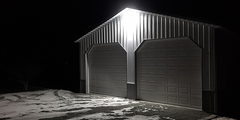 Torchstar LHBL-35W50PS Dusk-to-dawn LED Outdoor Barn Light in the use - Bestadvisor