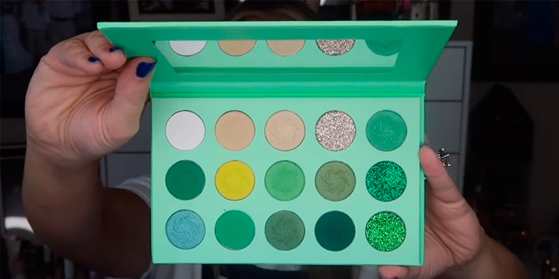 Review of Afflano 15 Colors Eyeshadow Palette Green Matte and Glitter