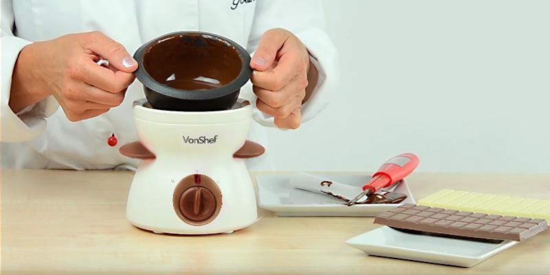 VonShef Electric Chocolate Fondue Melting Pot in the use - Bestadvisor