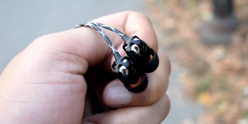 Detailed review of V-MODA Zn In-Ear Modern Audiophile Headphones - Bestadvisor