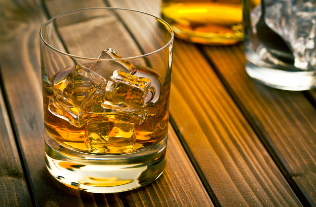 Best Whiskey Glasses for Real Whiskey Aficionados  