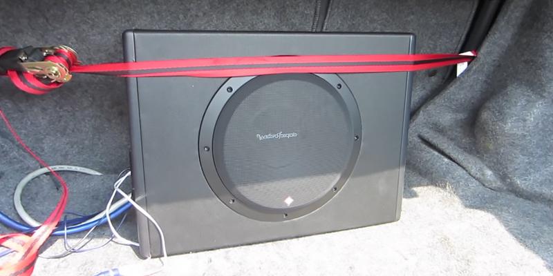 Review of Rockford Fosgate P300-12 Loaded 12-Inch Subwoofer Enclosure