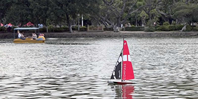 POCO DIVO Compass RG65 Class Competition Sailboat RC in the use - Bestadvisor