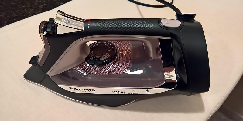 Review of Rowenta DW2459 Access Steam Iron with Retractable Cord