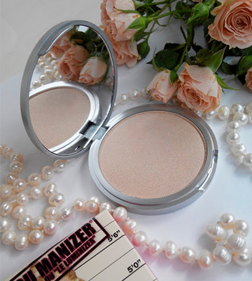Review of theBalm Manizer Highlighter