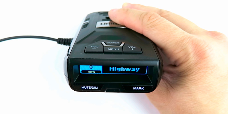 Uniden R3DSP R3 Dsp Extremely Long-Range Radar Detector in the use