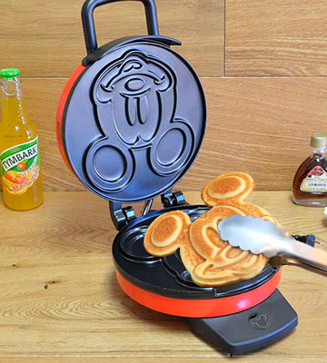 Review of Disney DCM-12 Waffle Maker