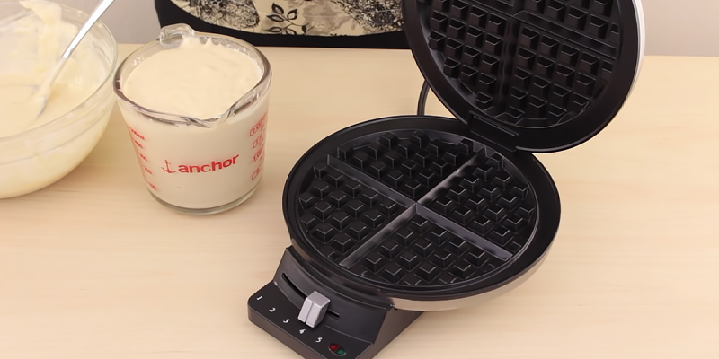 Review of Cuisinart WMR-CA Round Classic Waffle Maker