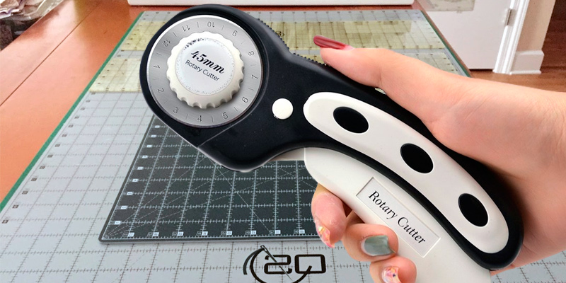 Review of Headley Tools Rotary Cutter with 6pc 45mm Rotary Blade