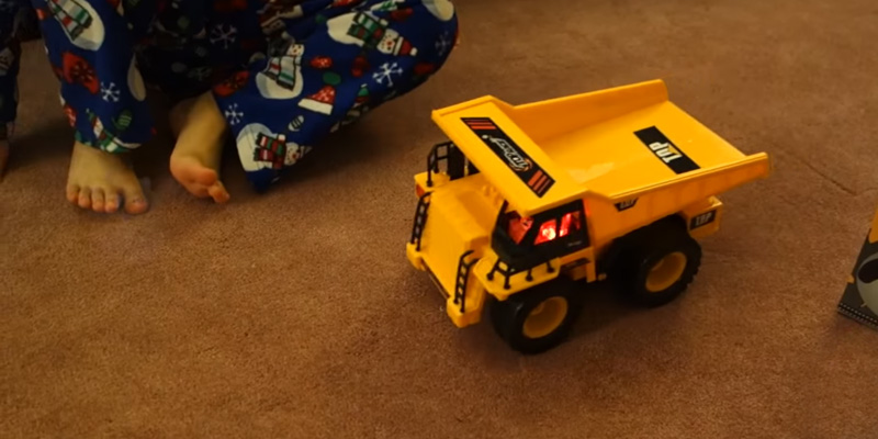 Top Race Remote Control Dump Truck in the use
