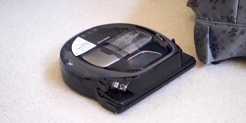 Samsung POWERbot R7040 Robot Vacuum in the use