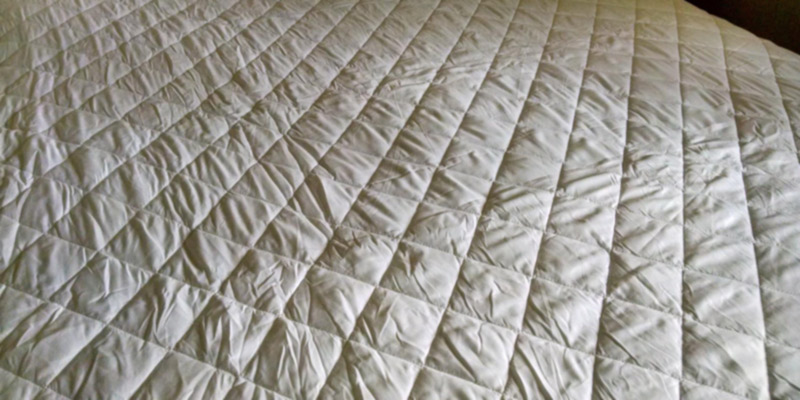 Review of Utopia Bedding UB0044 Quilted Fitted Mattress Pad