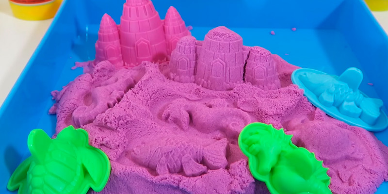 Review of Kinetic Sand Kinetic Sand with Sandbox and Molds