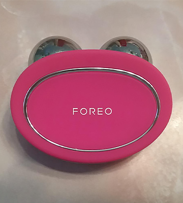 Review of FOREO F9502 Microcurrent Facial Toning Device