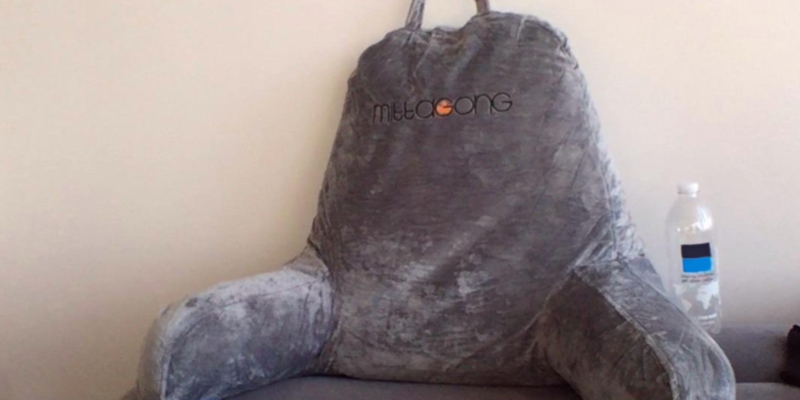Review of mittaGonG Backrest Reading Pillow with Arms