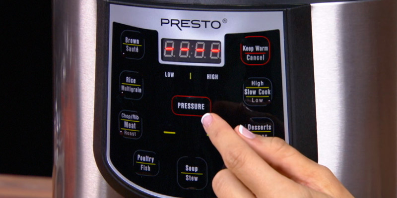 Presto 02141 6-Quart Electric Pressure Cooker in the use