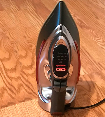 Review of CHI 13102 Steam Iron with Retractable Cord