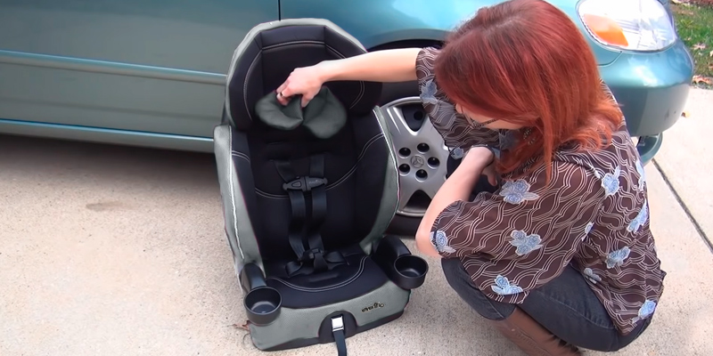 Review of Evenflo Chase Harnessed Booster Seat