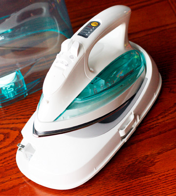Review of Panasonic NI-L70SRW Cordless Iron, Curved Stainless Steel Soleplate