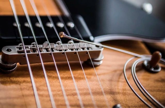 Comparison of Electric Guitar Strings