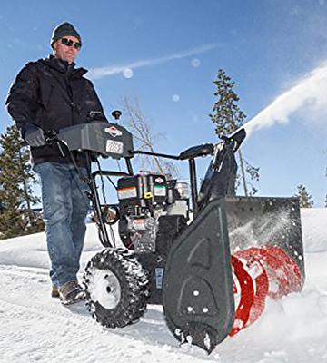 Review of Briggs and Stratton 1696619 Dual-Stage Snow Thrower
