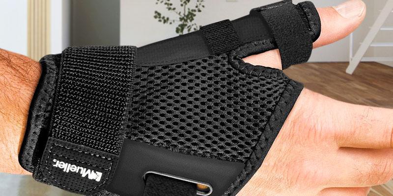 Mueller Wrist Brace Reversible Thumb Stabilizer in the use