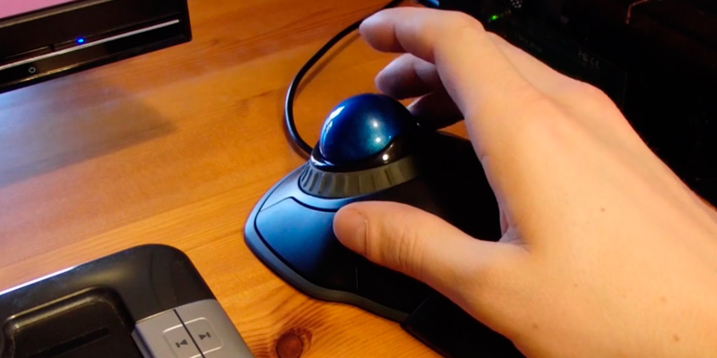 Kensington Orbit Trackball Mouse in the use