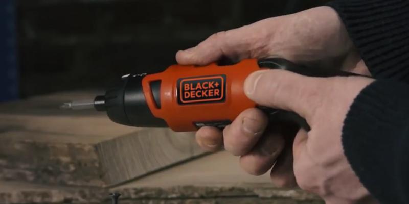 BLACK+DECKER LI2000 3-Position Rechargeable Screwdriver in the use