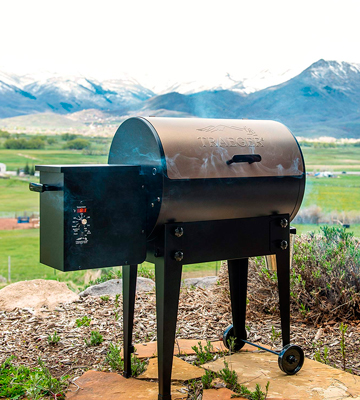 Review of Traeger TFB29LZA Junior Elite Wood Pellet Grill and Smoker