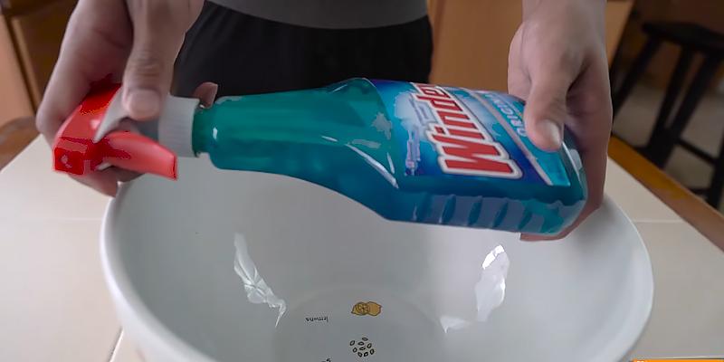 Review of Windex Glass Cleaner