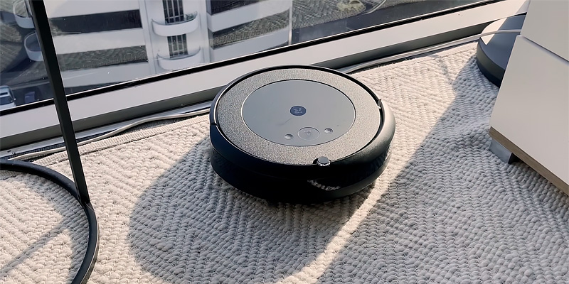 Review of iRobot i315020 Roomba i3 EVO Wi-Fi Connected Robot Vacuum
