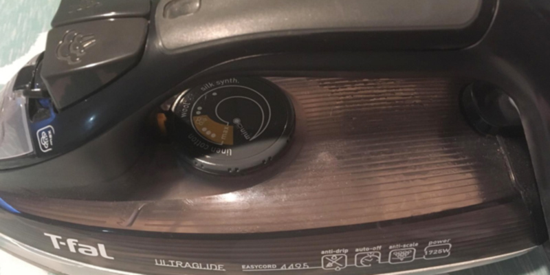 T-fal FV2640U0 Powerglide Steam Iron in the use