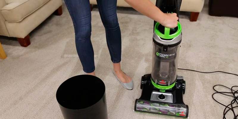 Review of Bissell Cleanview Swivel Pet (2252) Upright Vacuum