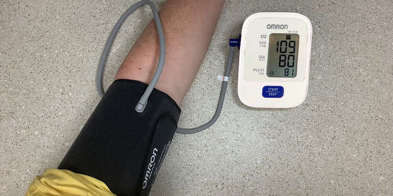 Omron BP5100 Bronze Blood Pressure Monitor in the use - Bestadvisor