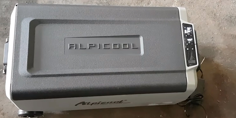 Alpicool T36 38-Quart 12V Car Refrigerator in the use