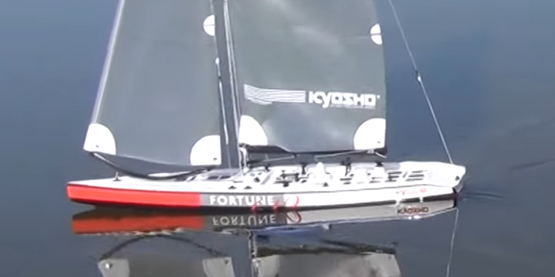 Kyosho Fortune 612-III Sailboat RC in the use
