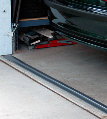Review of Vat Industries Garage Door Threshold Seal Universal DIY Weather Stripping 11/16 Inch Thick