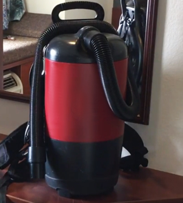 Review of Sanitaire EURSC412B Quiet Clean Backpack Lightweight Vacuum