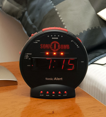 Review of Sonic Alert SBB500SS Alarm Clock with Bed Shaker